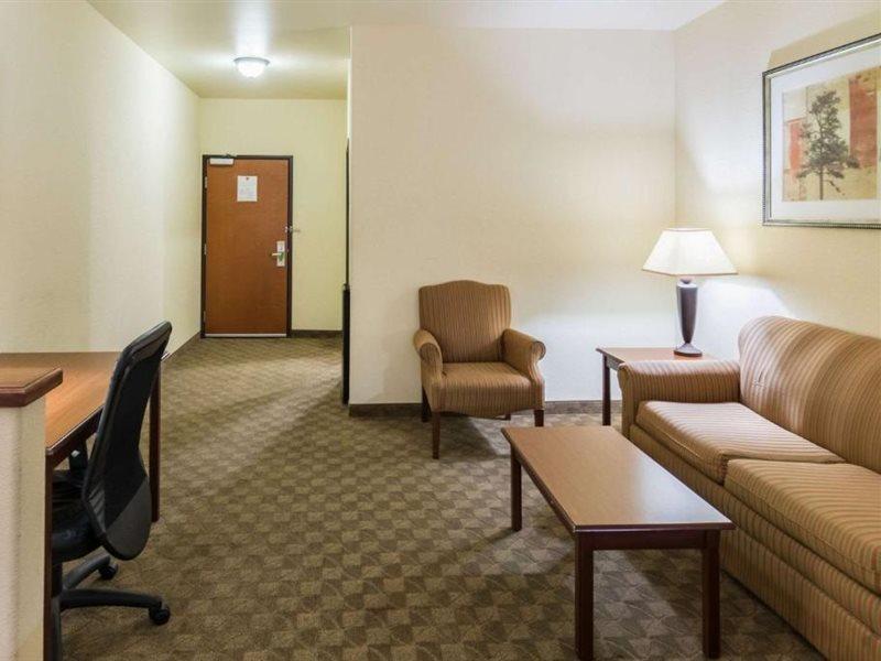 Hotel Comfort Inn&suites Near Comanche Peak