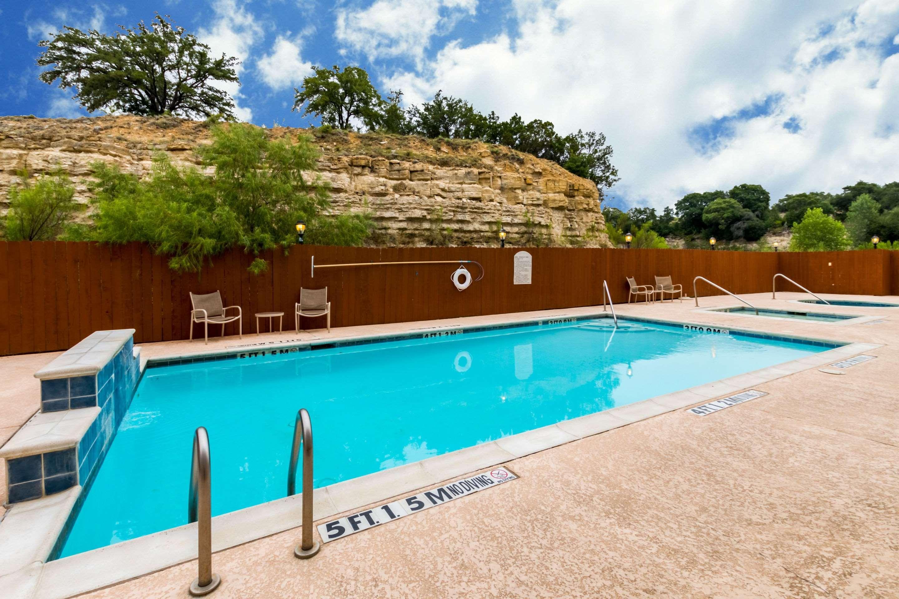 Comfort Inn&suites Near Comanche Peak Hotel