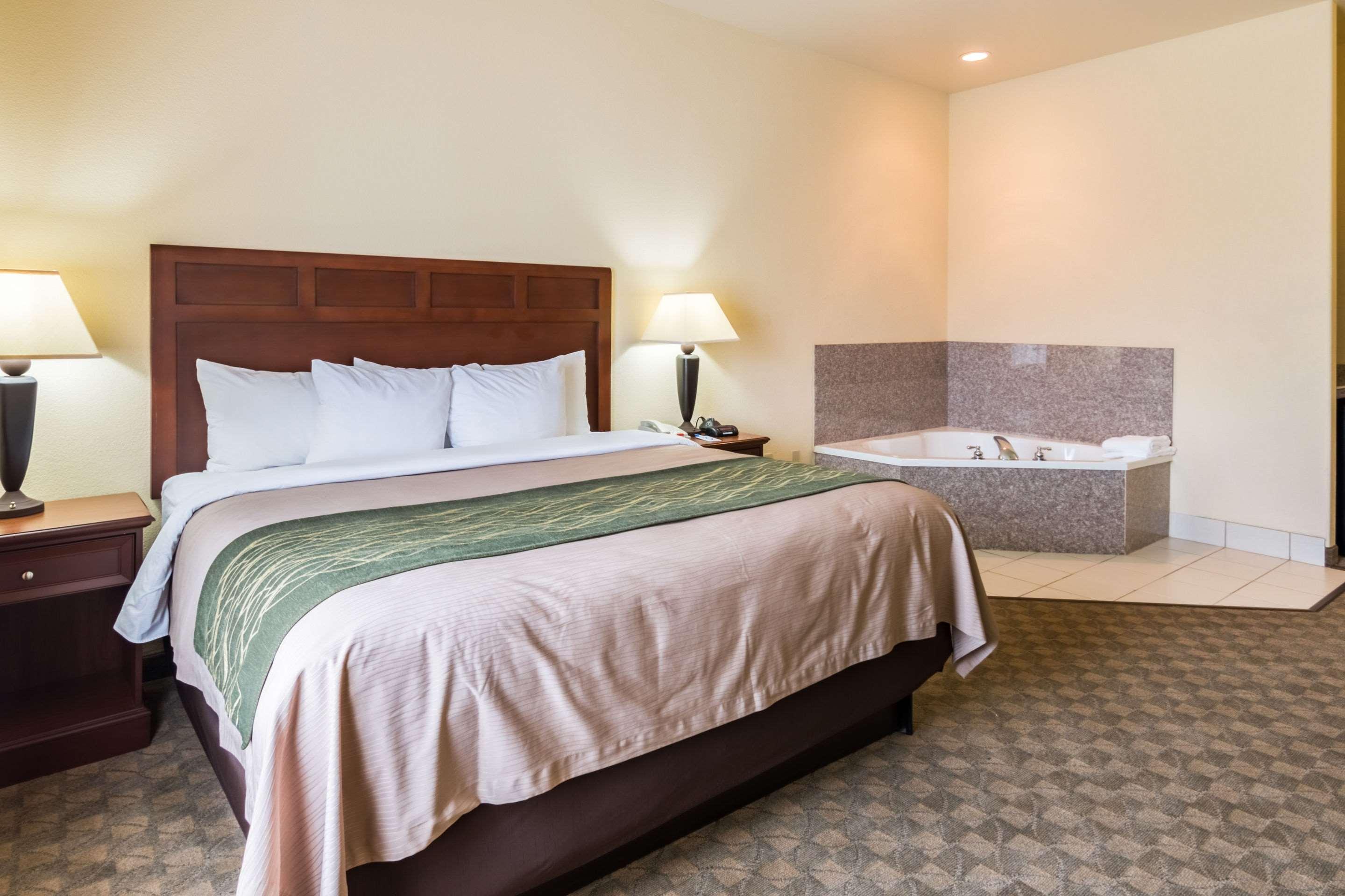Comfort Inn&suites Near Comanche Peak