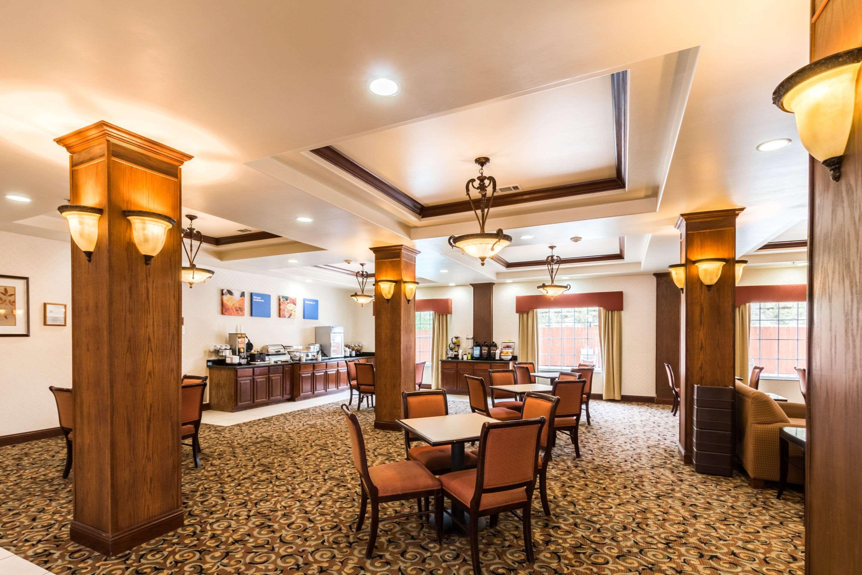 Hotel Comfort Inn&suites Near Comanche Peak 3*
