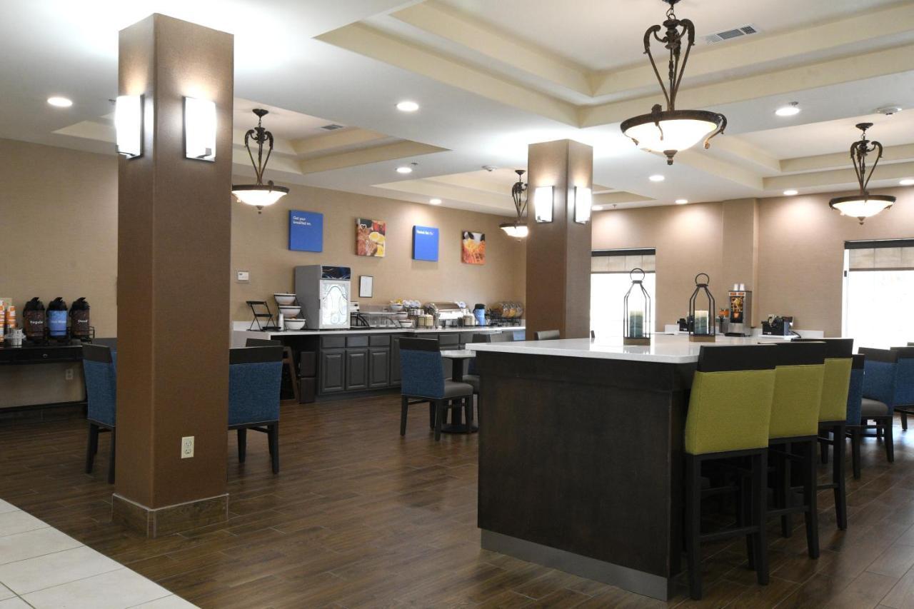 Comfort Inn&suites Near Comanche Peak Hotel 3*