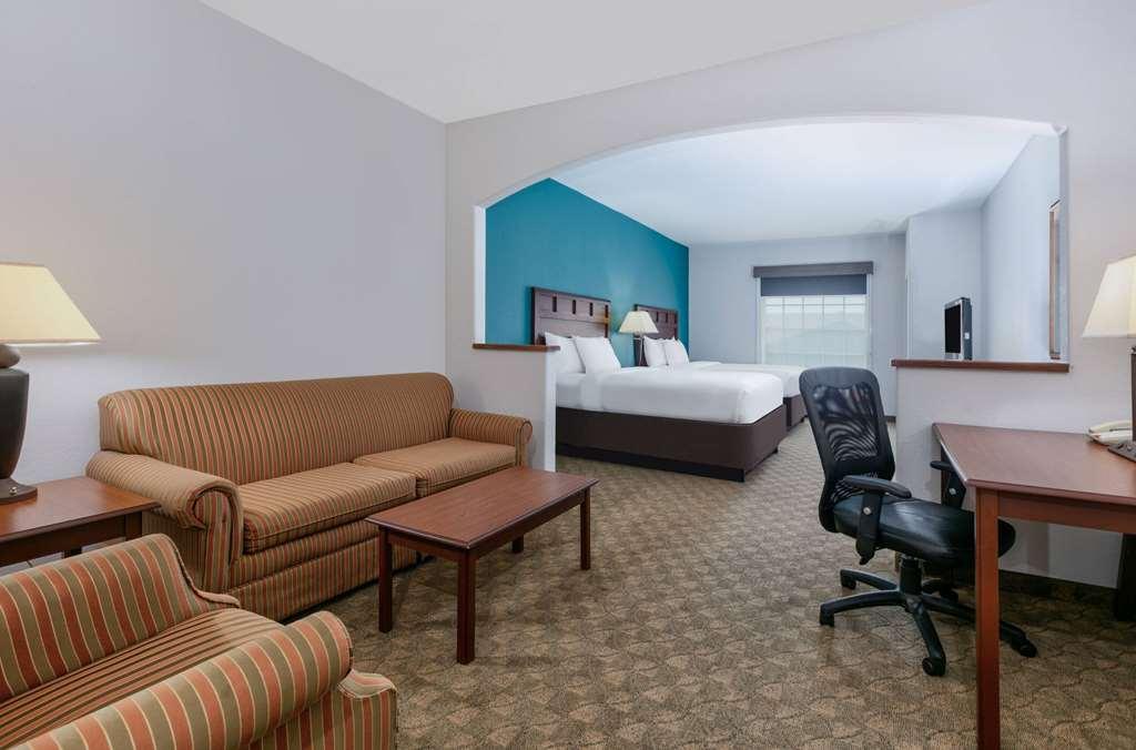 Comfort Inn&suites Near Comanche Peak 3* Glen Rose
