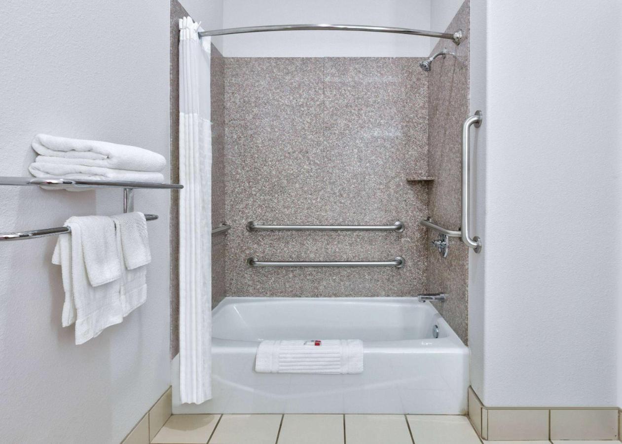 Comfort Inn&suites Near Comanche Peak