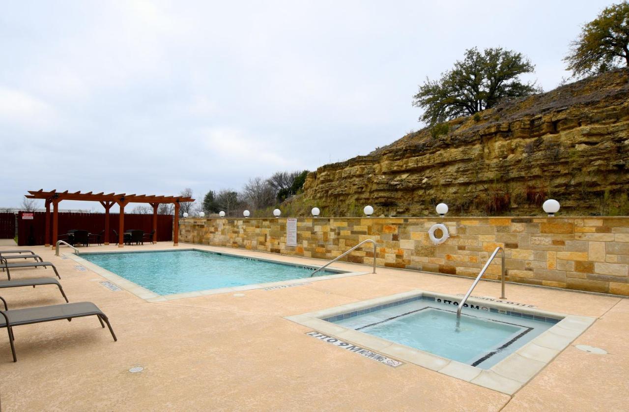 Comfort Inn&suites Near Comanche Peak Hotel 3*