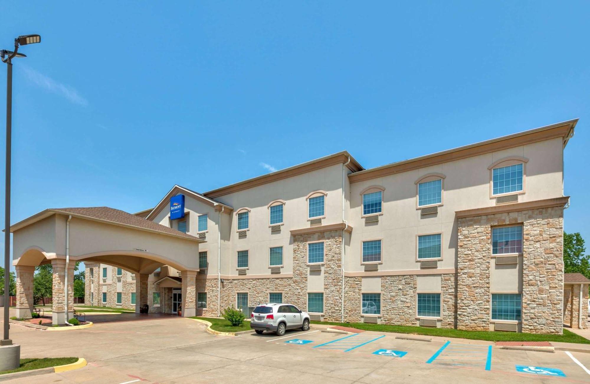 Comfort Inn&suites Near Comanche Peak