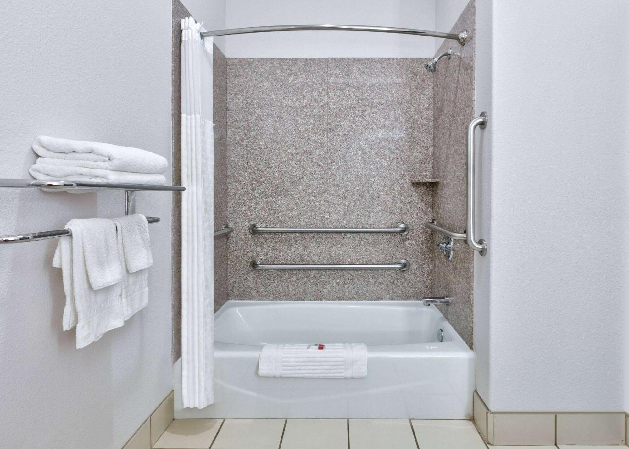 Comfort Inn&suites Near Comanche Peak 3* Glen Rose