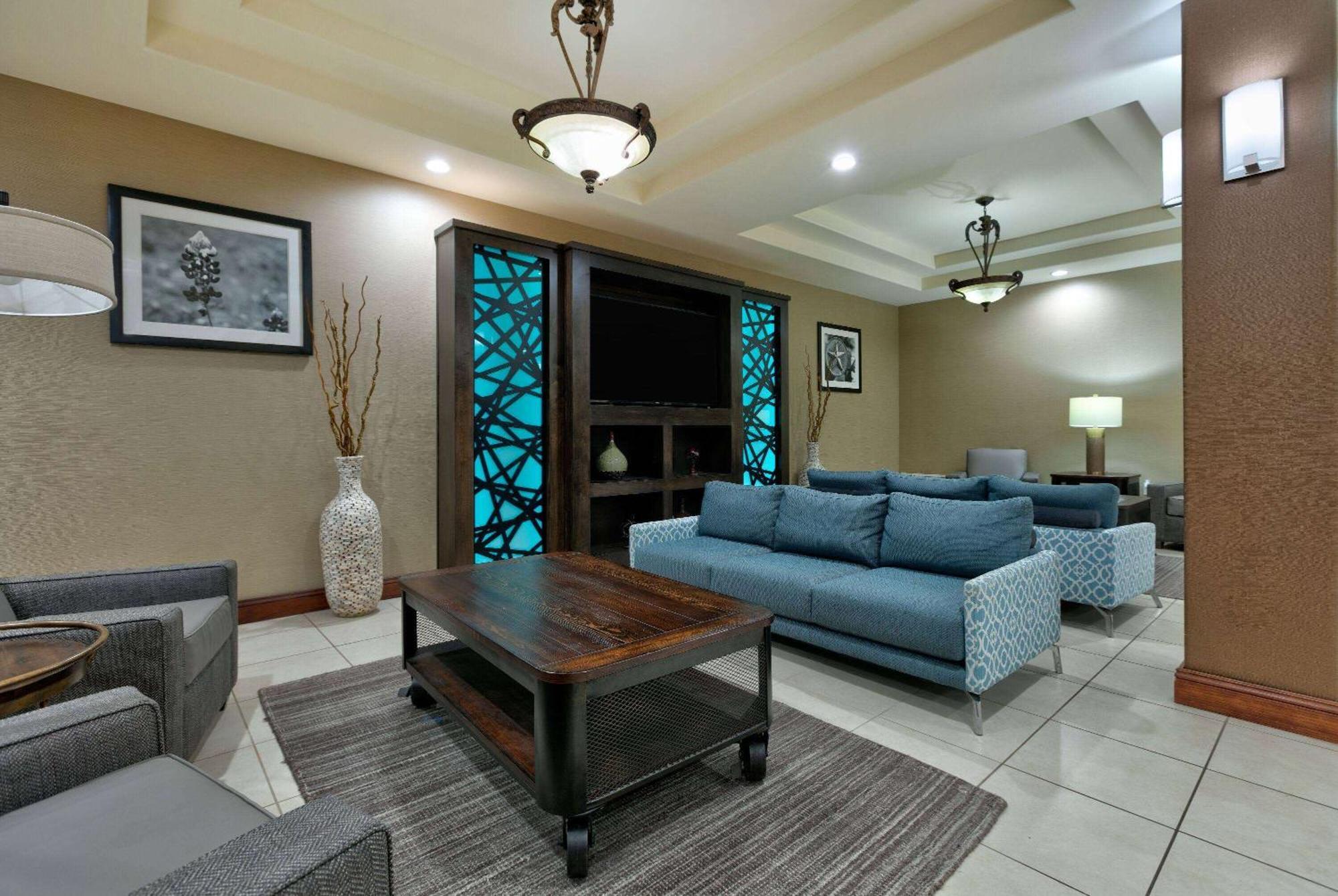 Comfort Inn&suites Near Comanche Peak 3* Glen Rose