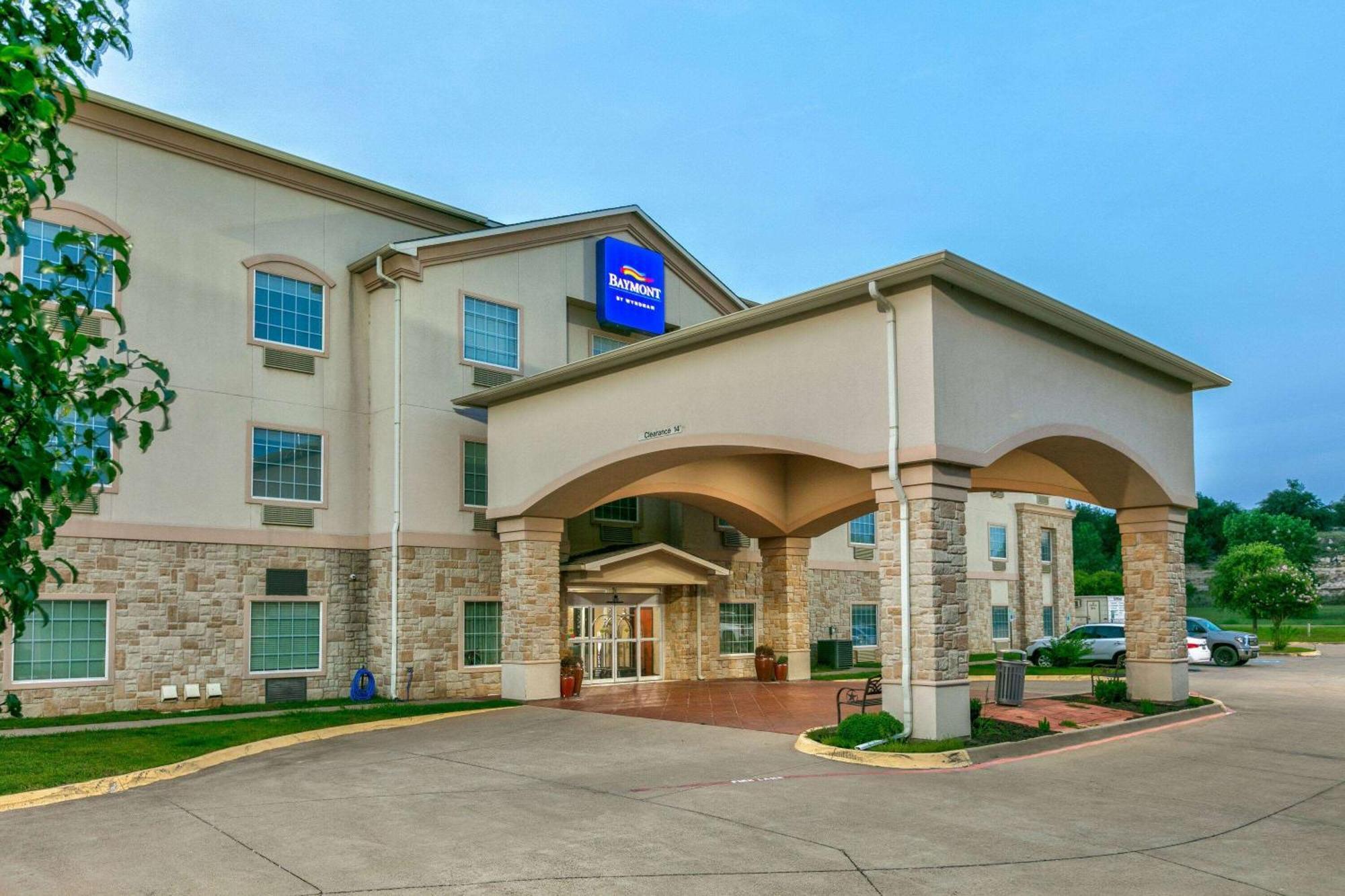 Comfort Inn&suites Near Comanche Peak Hotel